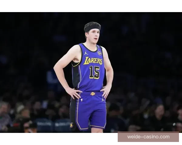 詹姆斯点评里夫斯球风 独特节奏与变向打破白人球员刻板印象